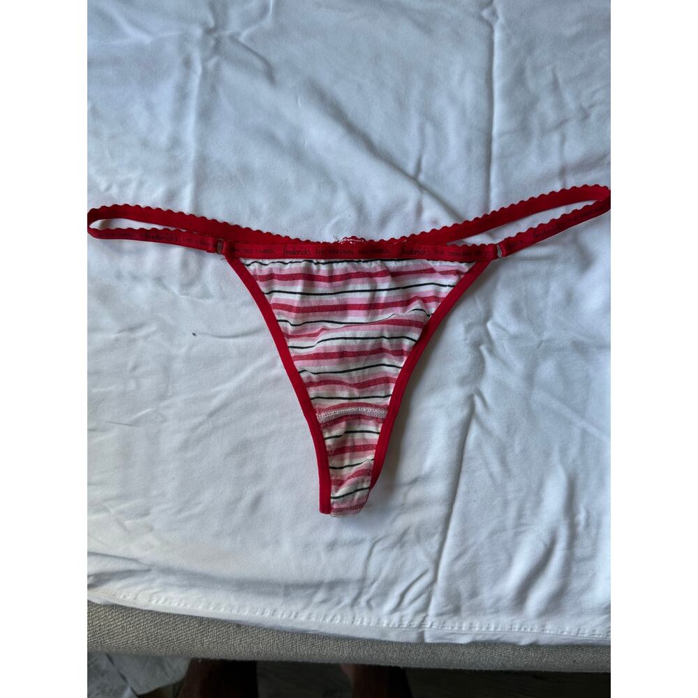 NWOT Frederick’s of Hollywood Stripe String Thong Panty – Size M